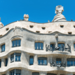 Casa Mila fachada enfoque terraza