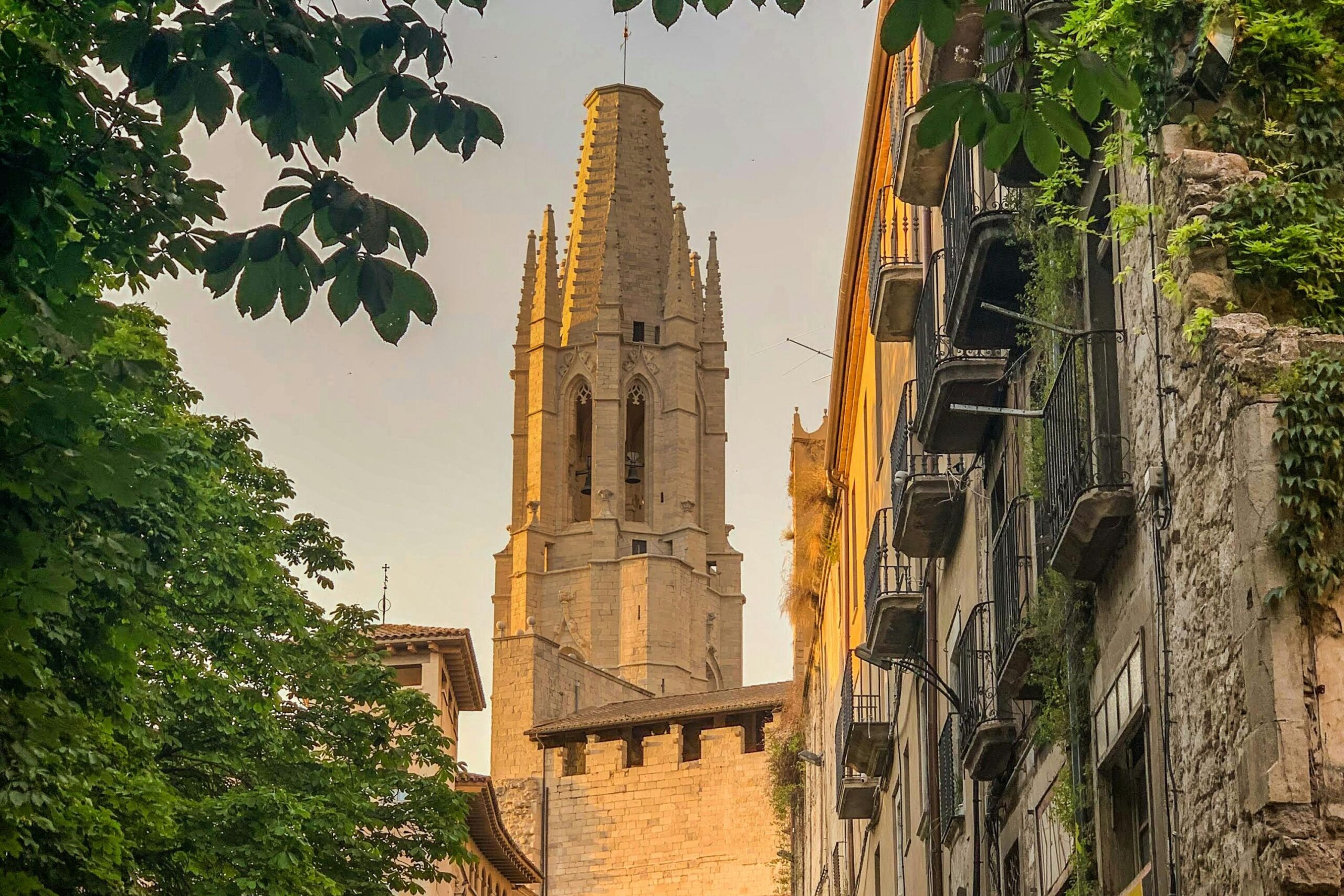 Girona: Cathedral, Old Town & Jewish Quarter Walking Tour - Image 11